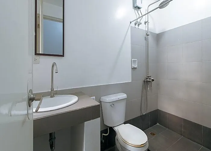 Reddoorz @ Tesoro Ermita * Manila